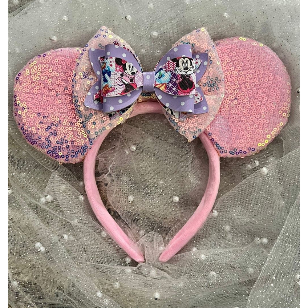 Disney Minnie Mouse Sequence ears, with detachable hair bow.